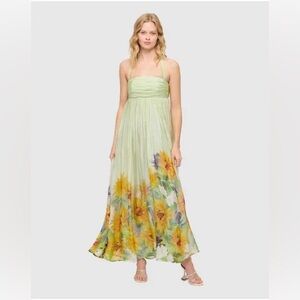 Leo Lin dress size 12 fits US 6-8 $899 New without tag